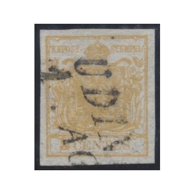 unterlegte Mitte/centro in risalto